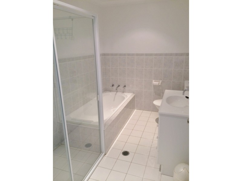 3/2-4 Lake Street, Budgewoi NSW 2262