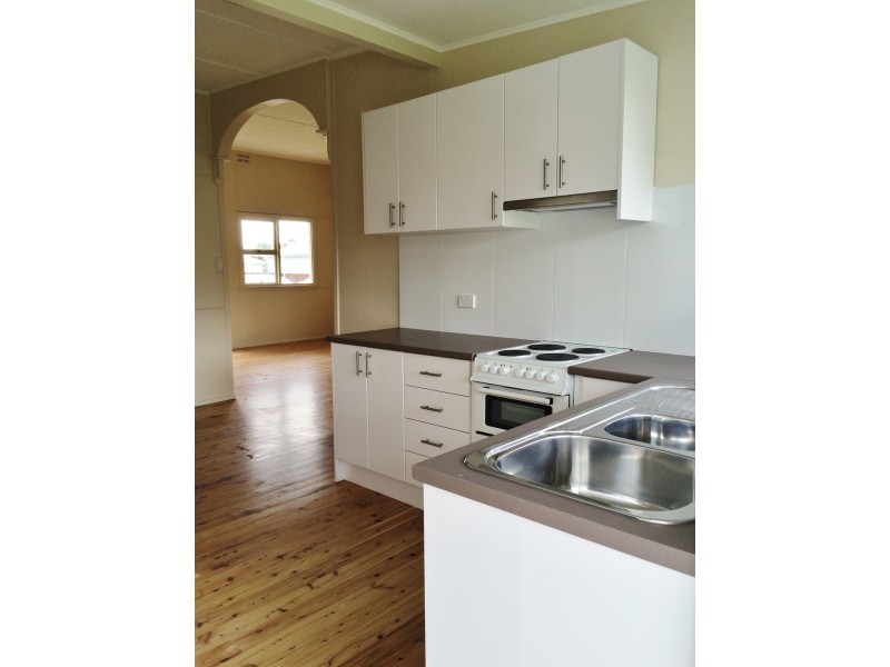 24 Clucas Avenue, Gorokan NSW 2263