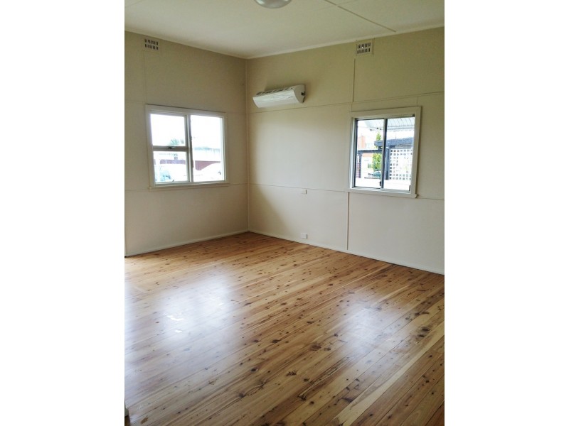 24 Clucas Avenue, Gorokan NSW 2263