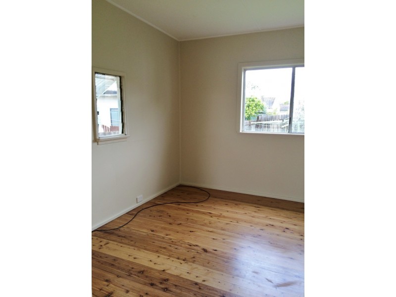 24 Clucas Avenue, Gorokan NSW 2263