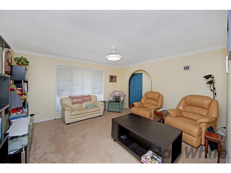 16 Wailele Avenue, Budgewoi NSW 2262