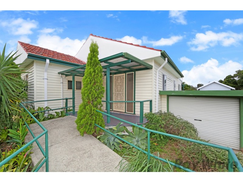 5 Lakeview Avenue, Gorokan NSW 2263