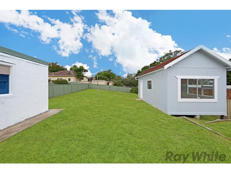 5 Lakeview Avenue, Gorokan NSW 2263