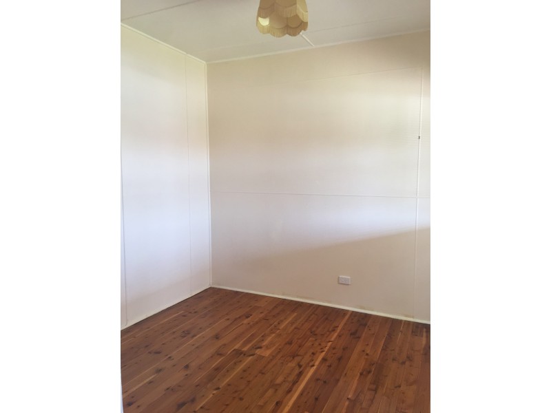 39 Hammond Road, Toukley NSW 2263