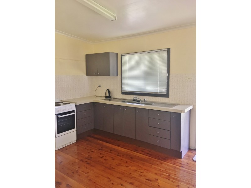 39 Hammond Road, Toukley NSW 2263