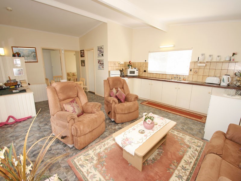 5 Alexandra Street, Budgewoi NSW 2262