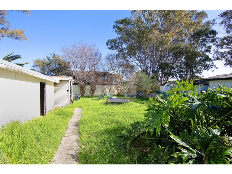 4 Brennon Rd, Gorokan NSW 2263