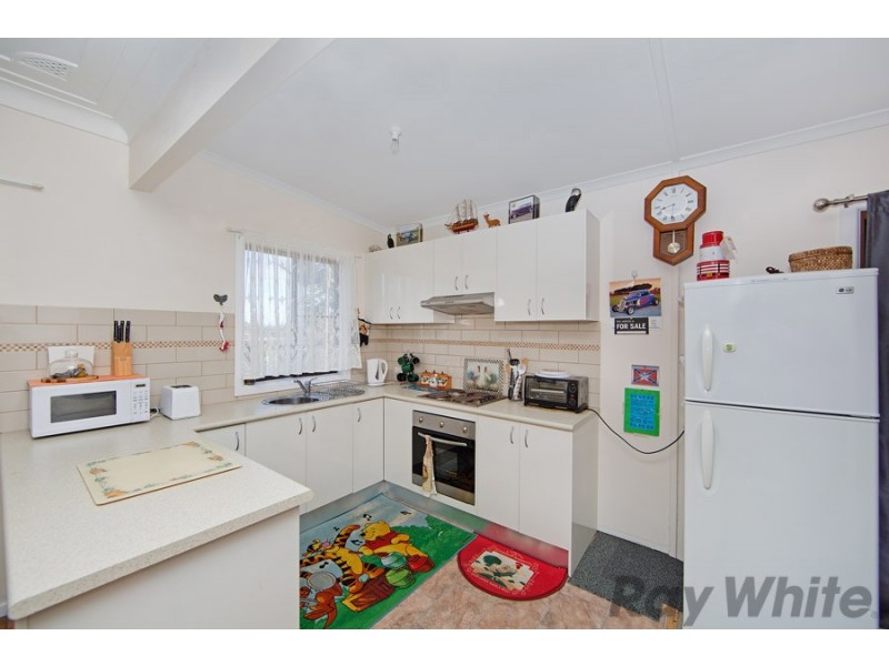 6 Morcombe Close, Gorokan NSW 2263