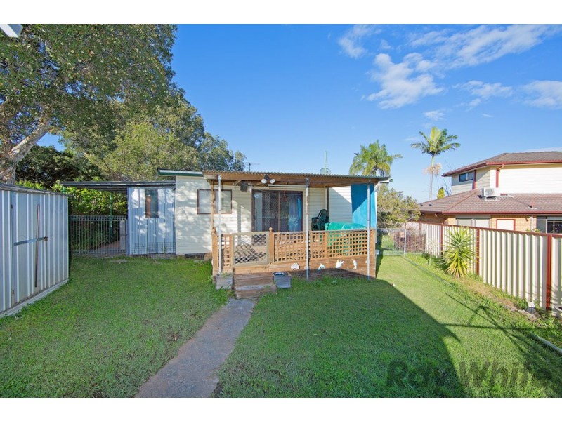 6 Morcombe Close, Gorokan NSW 2263