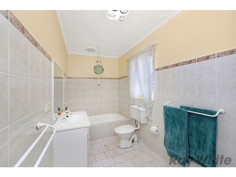 17 Weemala Street, Budgewoi NSW 2262