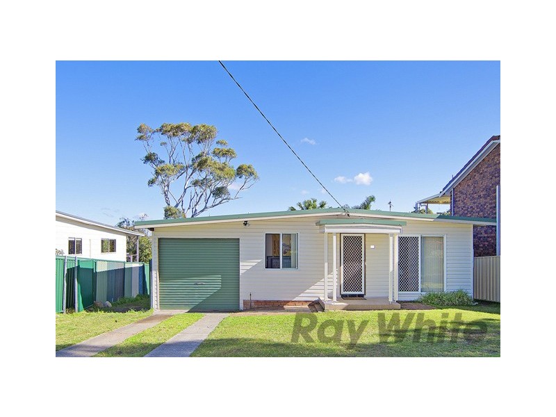 14 Coonanga Avenue, Budgewoi NSW 2262