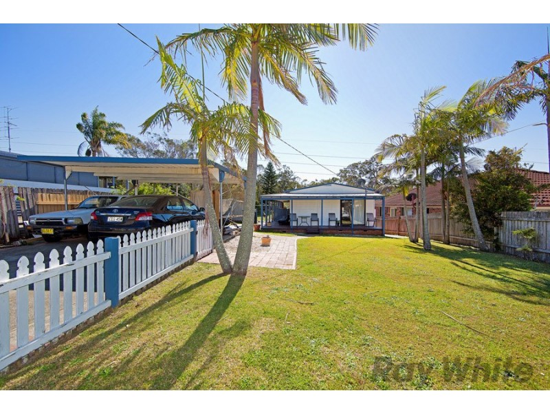 16 Deakin Avenue, Lake Munmorah NSW 2259