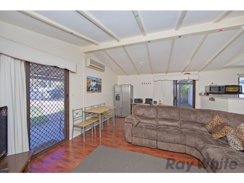 16 Deakin Avenue, Lake Munmorah NSW 2259