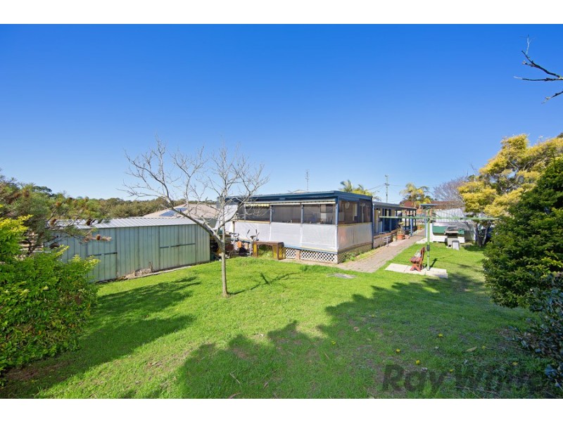16 Deakin Avenue, Lake Munmorah NSW 2259
