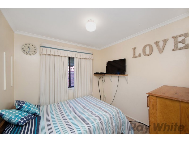 16 Deakin Avenue, Lake Munmorah NSW 2259