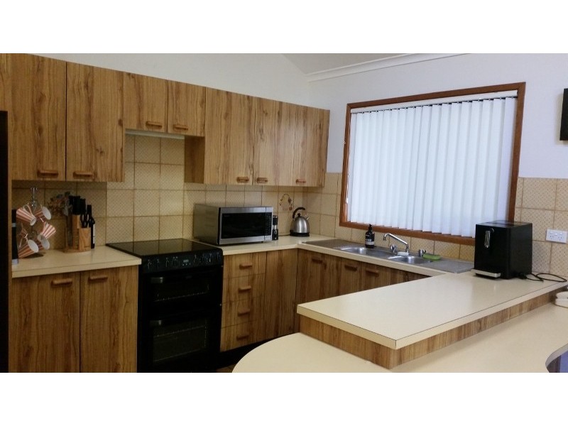 3/3 Lake Street, Budgewoi NSW 2262