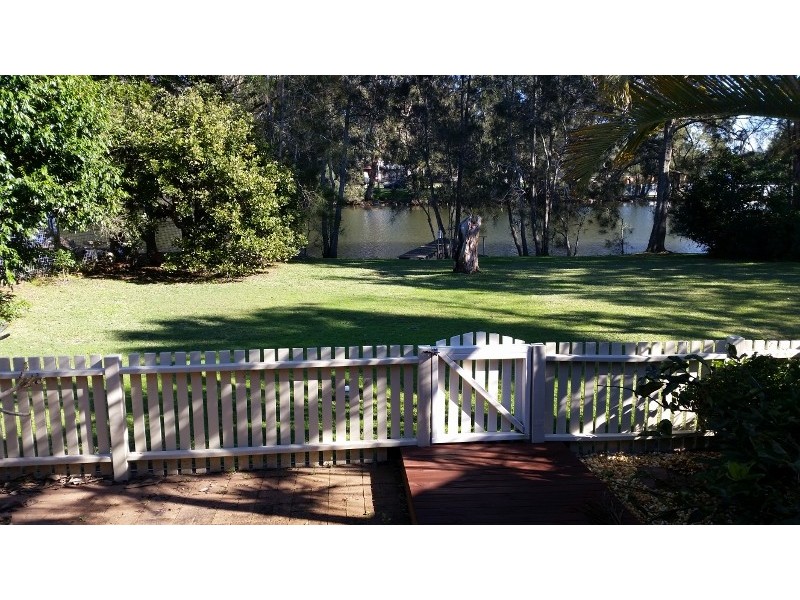 3/3 Lake Street, Budgewoi NSW 2262