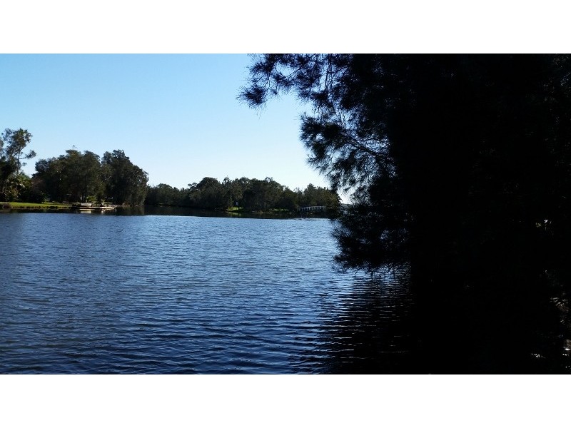 3/3 Lake Street, Budgewoi NSW 2262