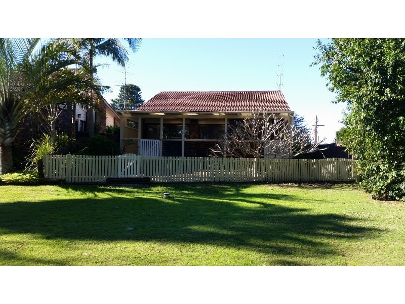 3/3 Lake Street, Budgewoi NSW 2262