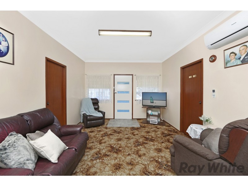 18 Boomerang Street, Budgewoi NSW 2262