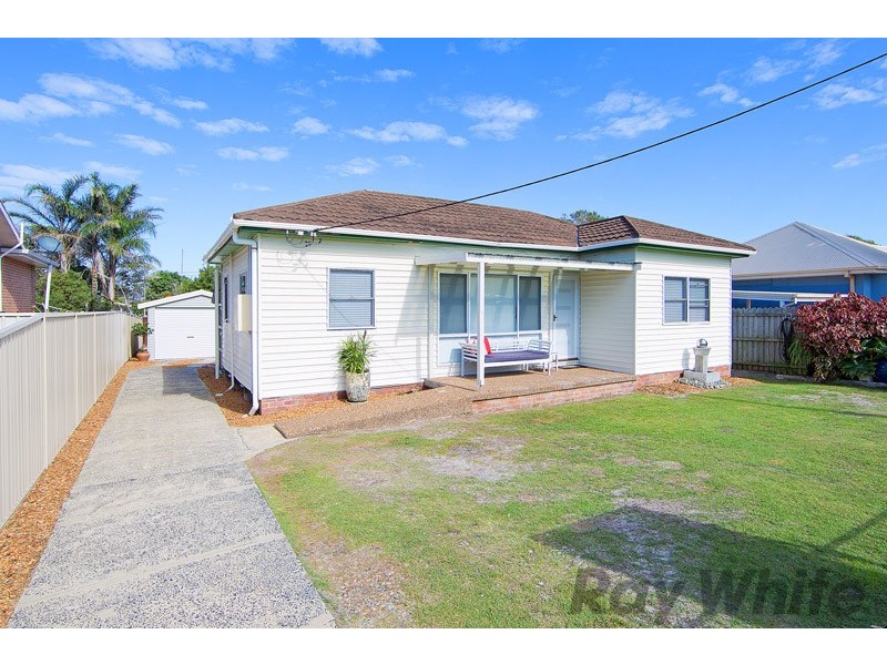 11 Boomerang Street, Budgewoi NSW 2262