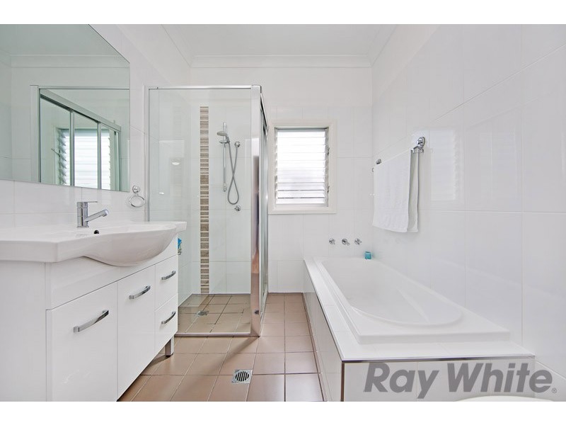 11 Boomerang Street, Budgewoi NSW 2262