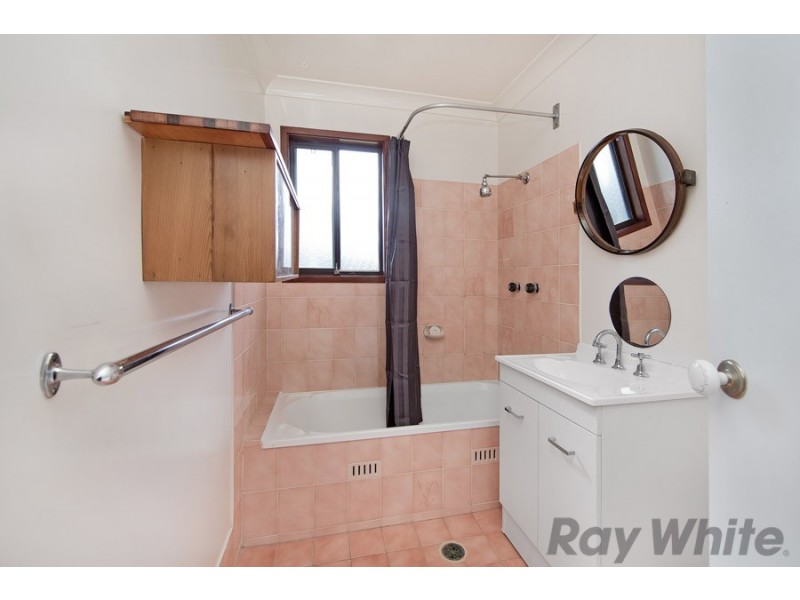 1 Wailele Avenue, Budgewoi NSW 2262