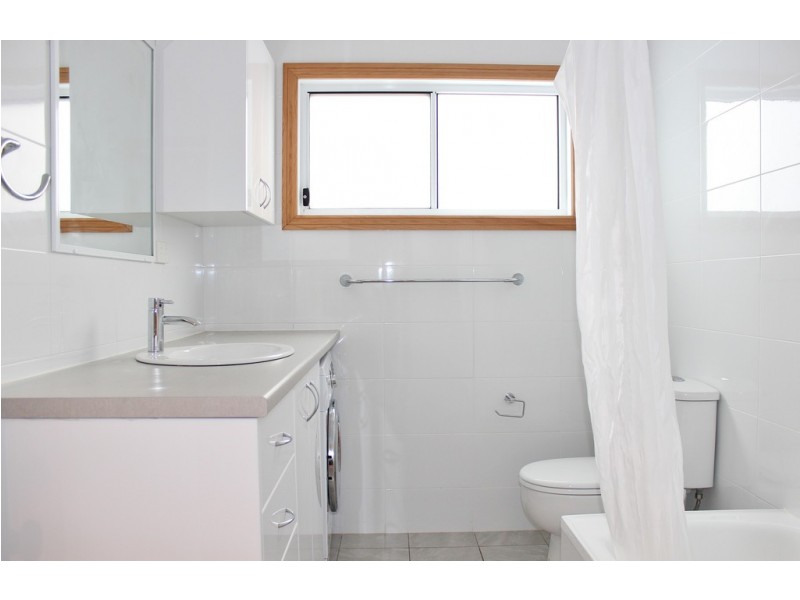 26a Goobarabah Avenue, Gorokan NSW 2263