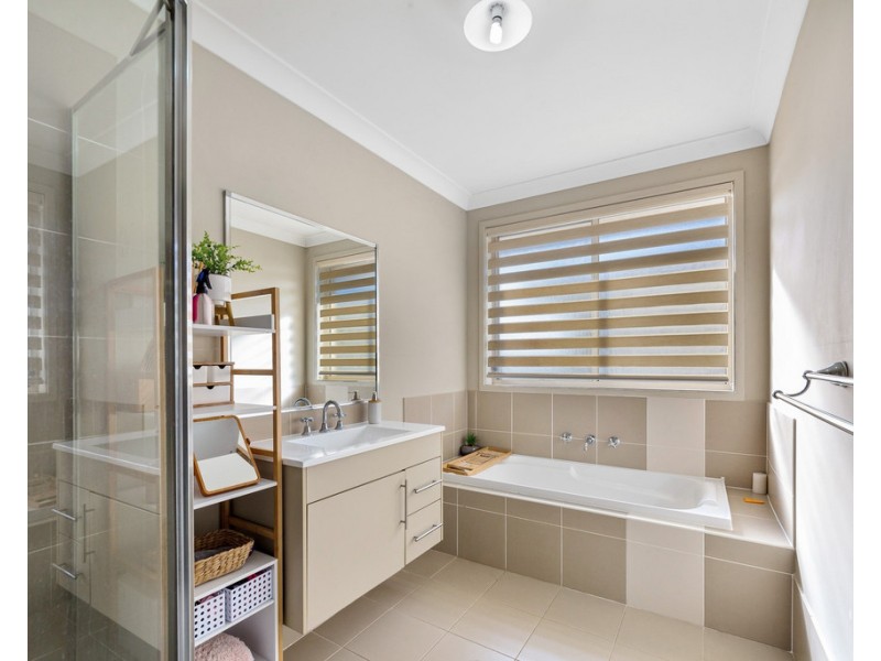 2 Cascades Road, Woongarrah NSW 2259