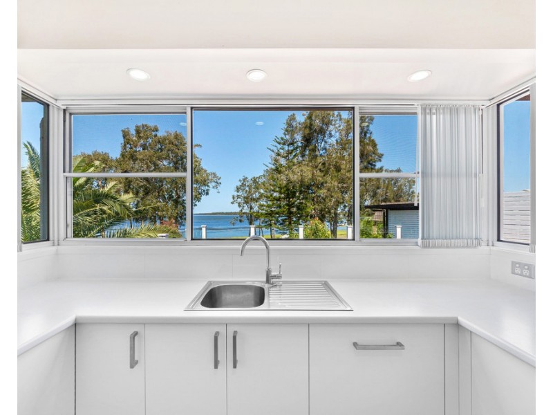 40 Woodland Parkway, Buff Point NSW 2262