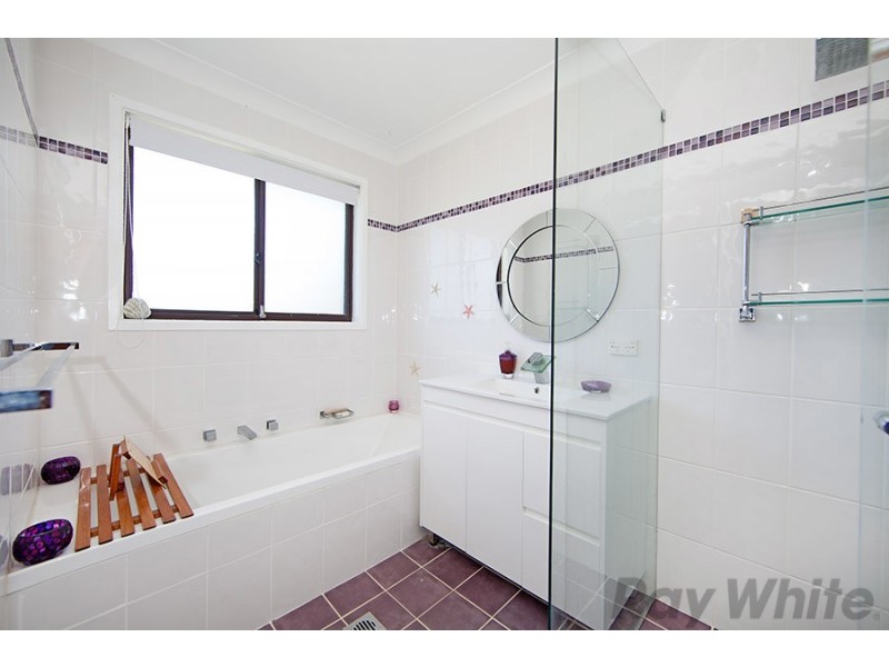 92 Elizabeth Bay Drive, Lake Munmorah NSW 2259