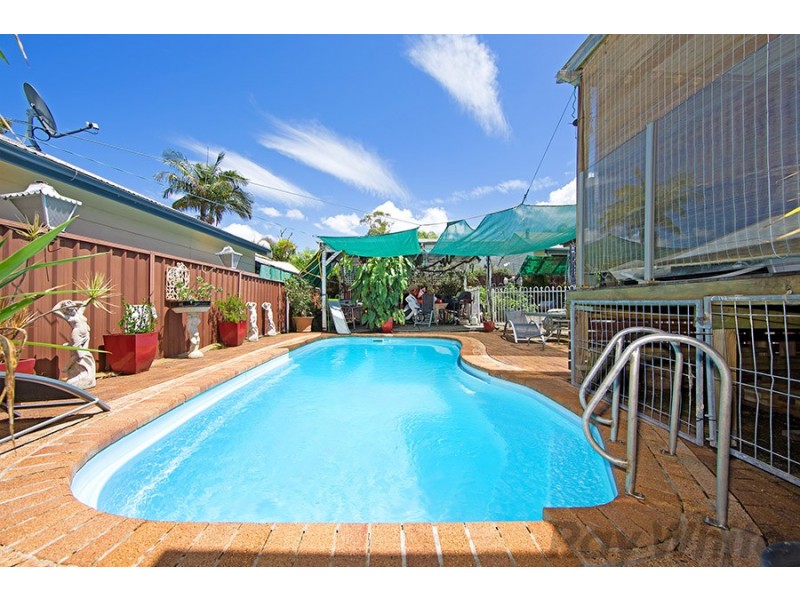 92 Elizabeth Bay Drive, Lake Munmorah NSW 2259