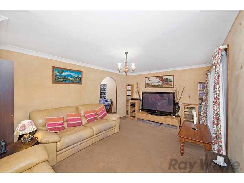 92 Elizabeth Bay Drive, Lake Munmorah NSW 2259