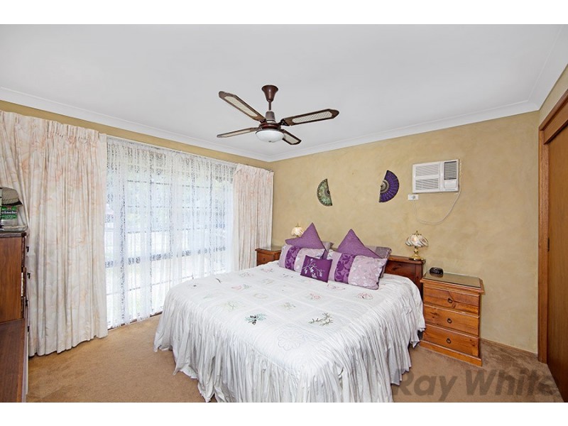 92 Elizabeth Bay Drive, Lake Munmorah NSW 2259