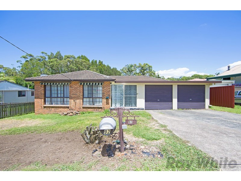 92 Elizabeth Bay Drive, Lake Munmorah NSW 2259