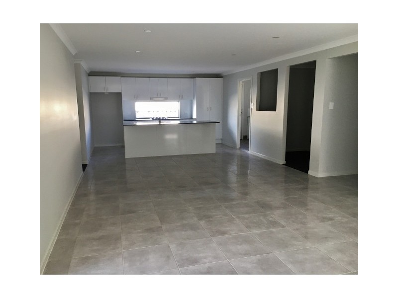 16 Voyager Street, Wadalba NSW 2259