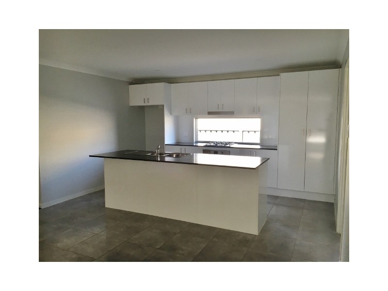 16 Voyager Street, Wadalba NSW 2259