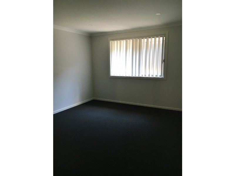 16 Voyager Street, Wadalba NSW 2259