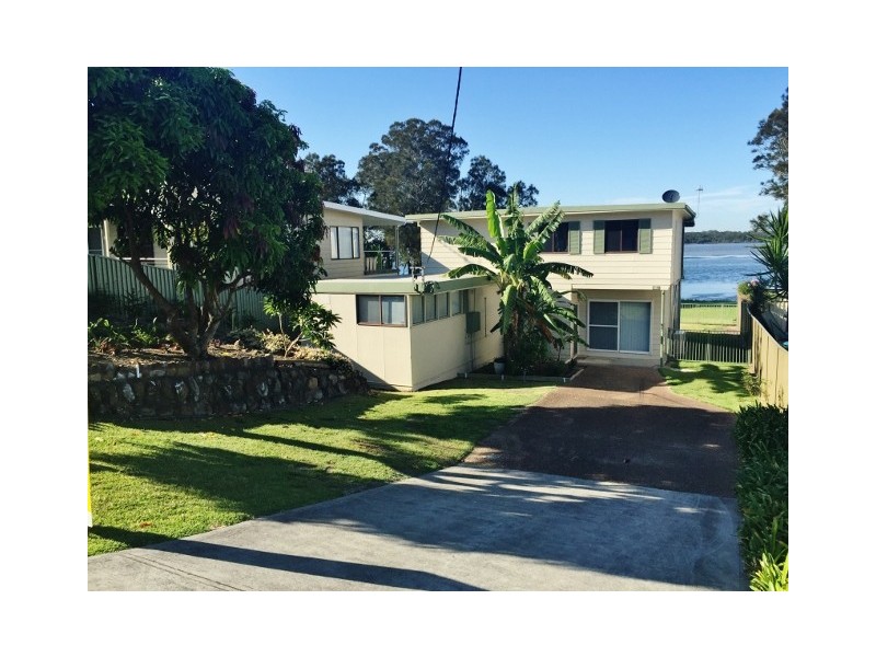 86 Diamond Head Drive, Budgewoi NSW 2262