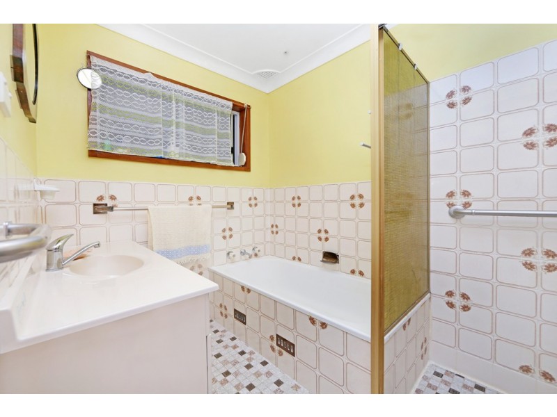 132 Sunrise Avenue, Budgewoi NSW 2262