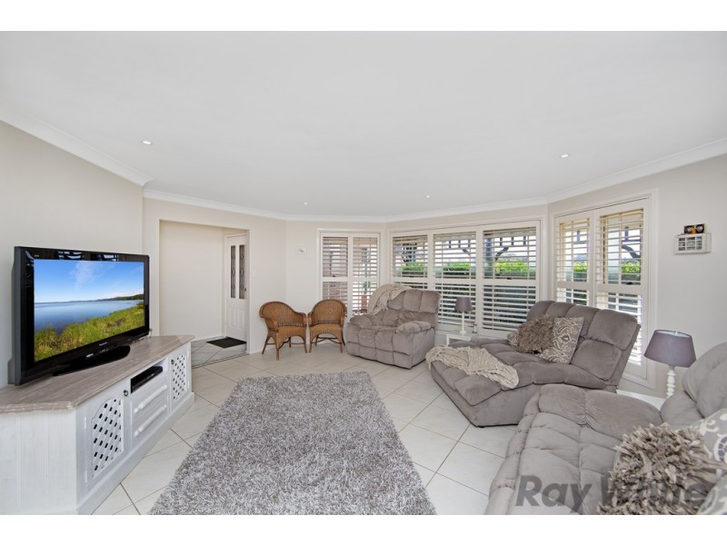 2 Bristol Close, Kanwal NSW 2259