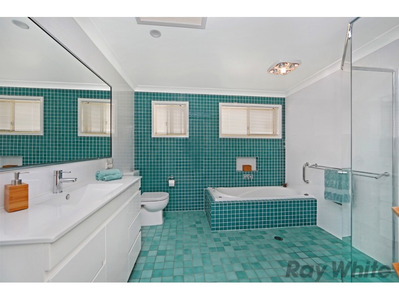 8 Government Road, Summerland Point NSW 2259