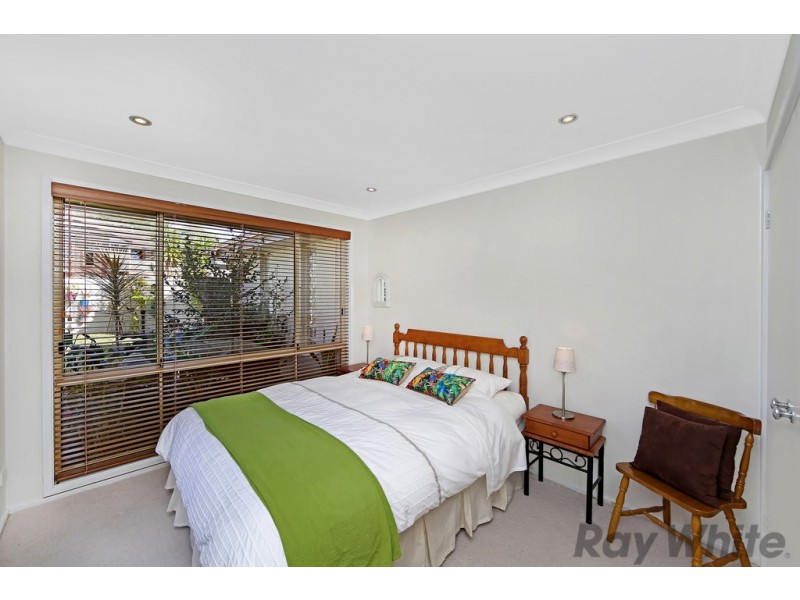 8 Government Road, Summerland Point NSW 2259