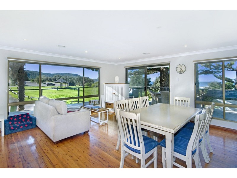 76 Beach Drive, Killcare NSW 2257