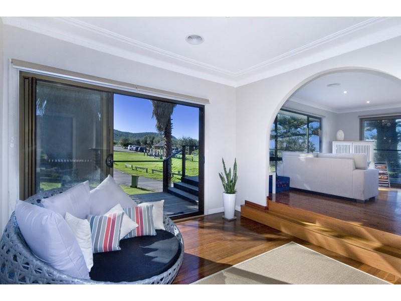 76 Beach Drive, Killcare NSW 2257