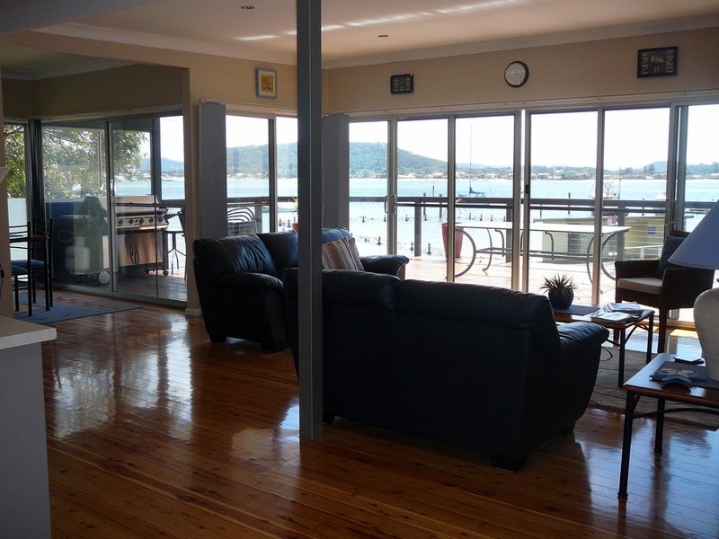 6 Pretty Beach Road, Pretty Beach NSW 2257