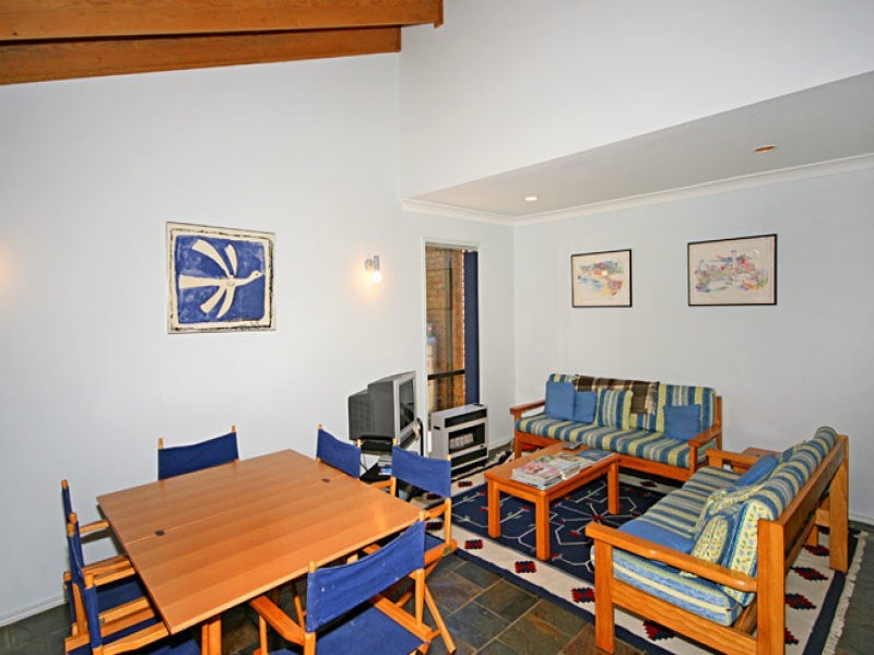 2 Ocean Drive, Macmasters Beach NSW 2251