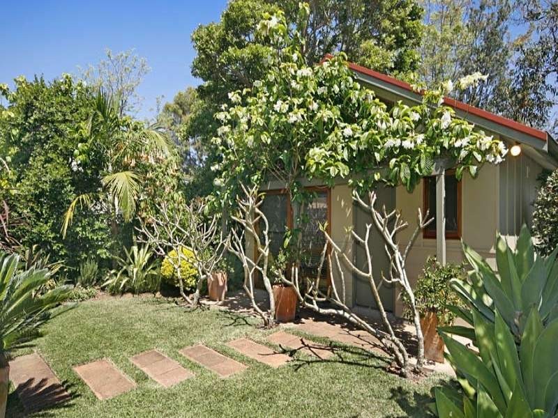 16 Three Points Avenue, Macmasters Beach NSW 2251