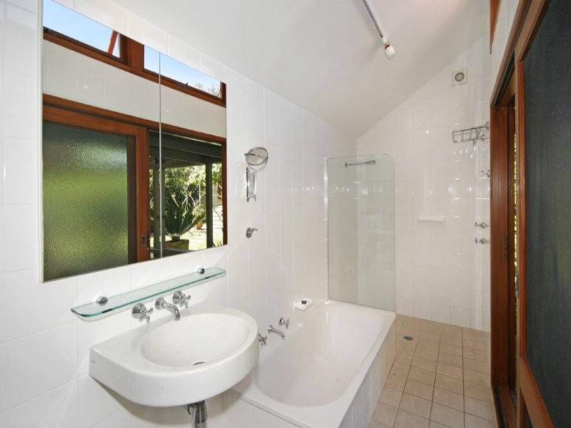 16 Three Points Avenue, Macmasters Beach NSW 2251