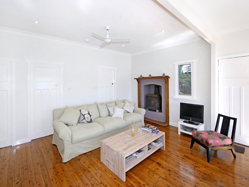90 Araluen Drive, Hardys Bay NSW 2257